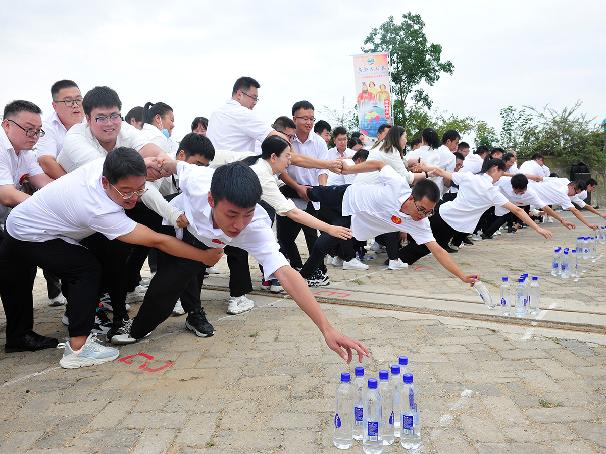 大学生座谈会